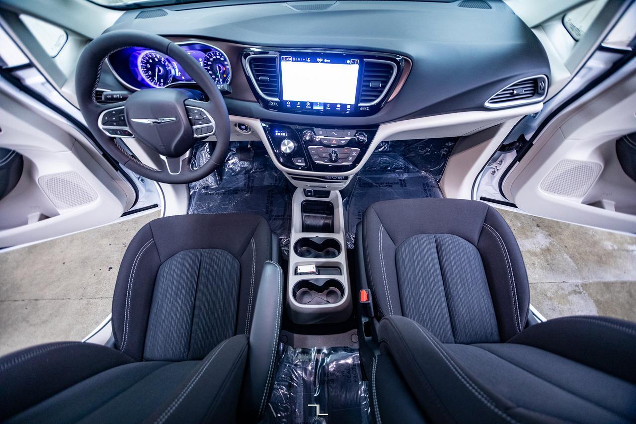 2024 Chrysler Grand Caravan SXT Nav BCam Red Deer AB