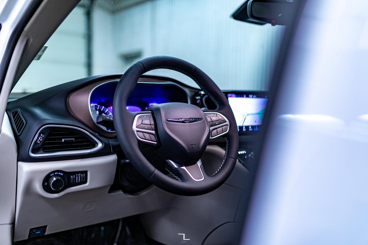 2024 Chrysler Grand Caravan SXT Nav BCam Red Deer AB