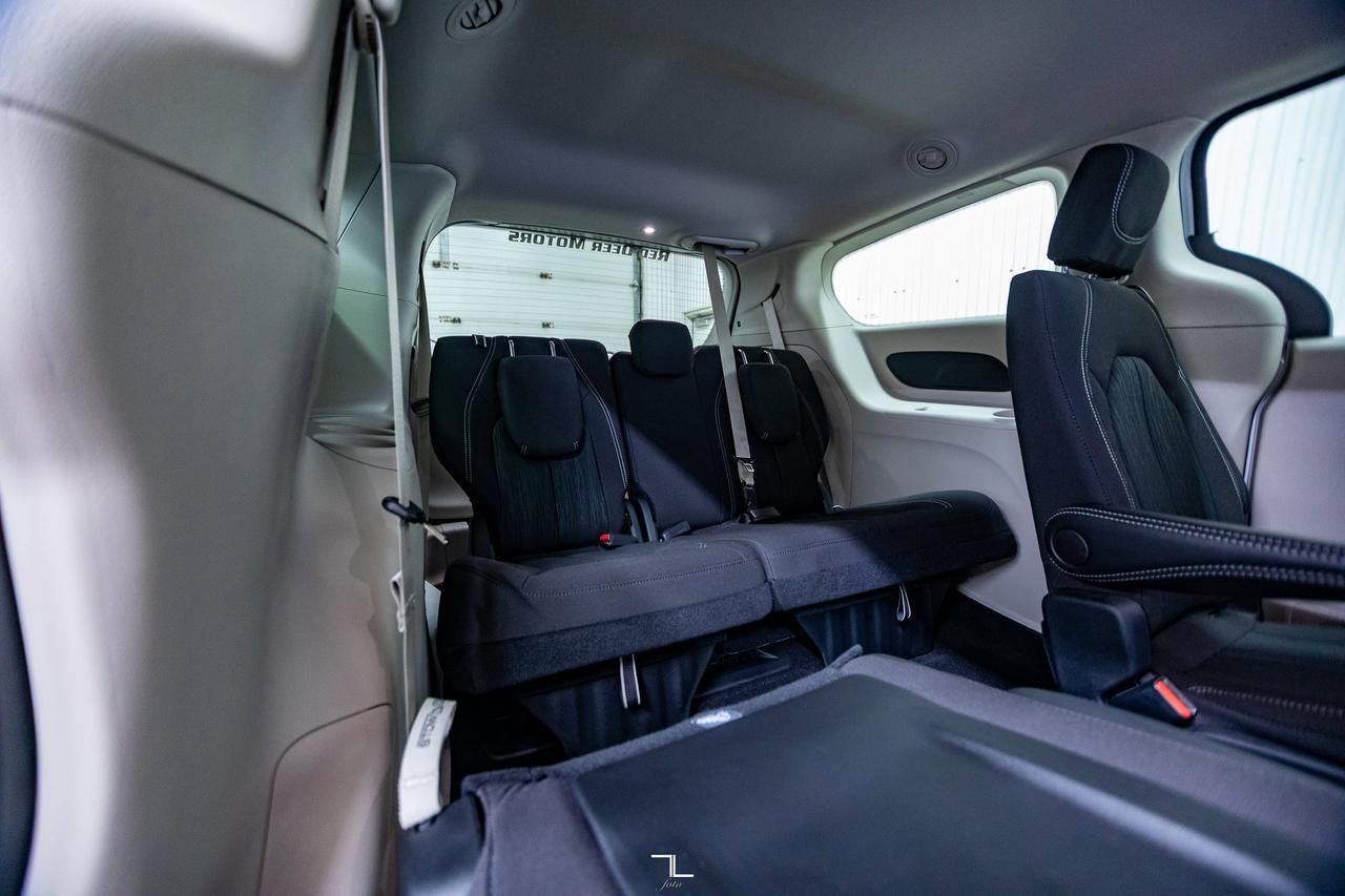 2024 Chrysler Grand Caravan SXT Nav BCam Red Deer AB