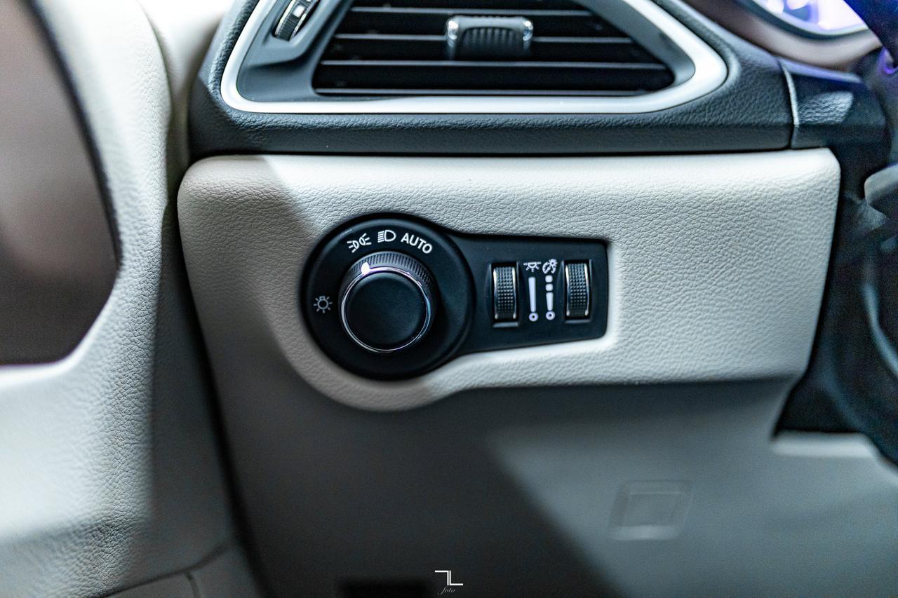 2024 Chrysler Grand Caravan SXT Nav BCam Red Deer AB