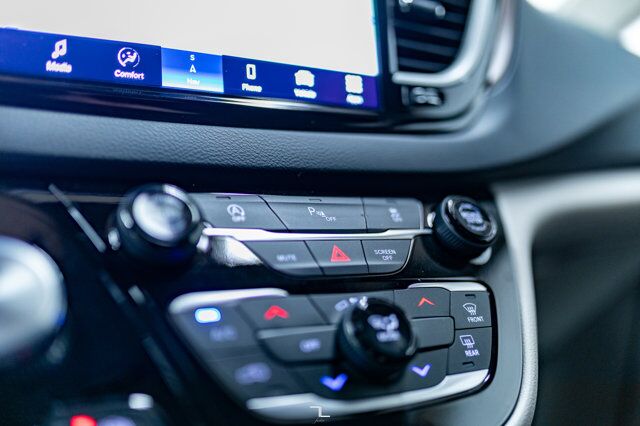 2024 Chrysler Grand Caravan SXT Nav BCam Red Deer AB