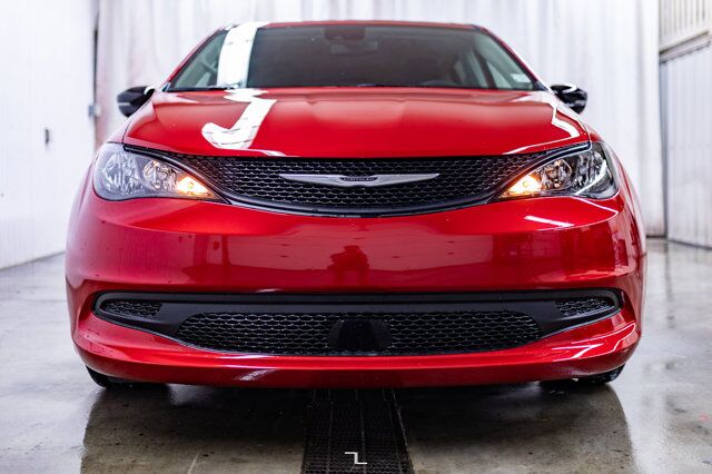 2024 Chrysler Grand Caravan SXT Nav BCam Red Deer AB