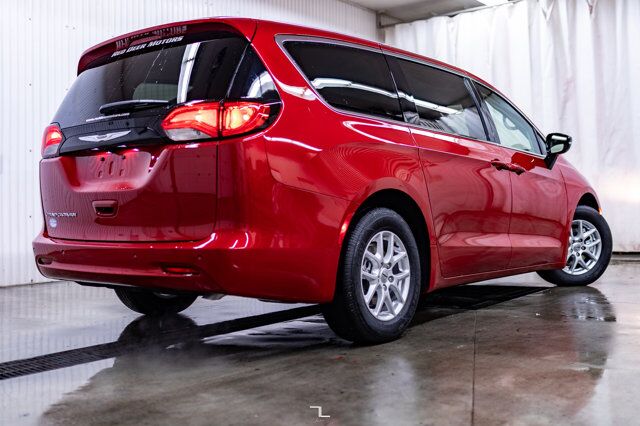 2024 Chrysler Grand Caravan SXT Nav BCam Red Deer AB