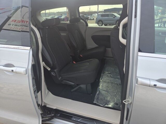 2024 Chrysler Grand Caravan SXT Whitecourt AB