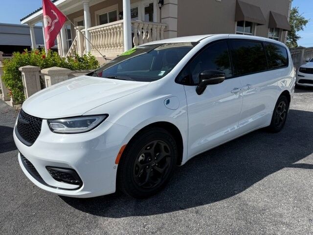 2024 Chrysler Pacifica Hybrid Hybrid S Appearance