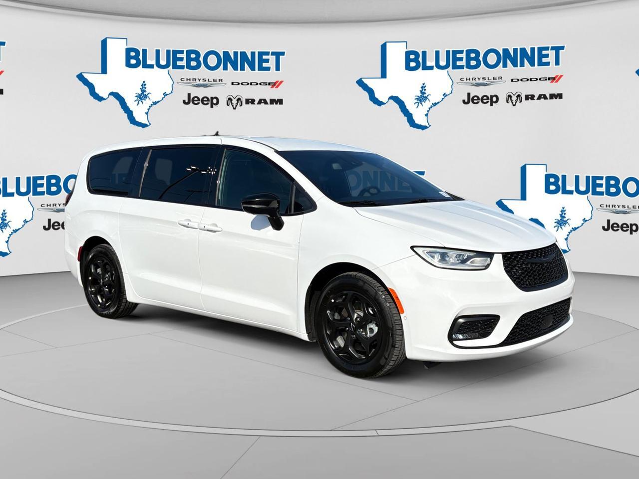2024 Chrysler Pacifica Hybrid S Appearance Pkg