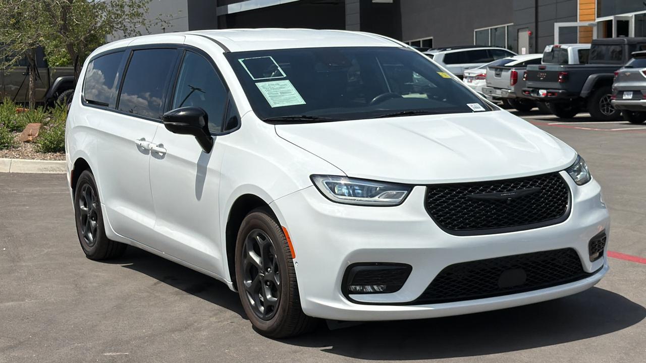 2024 Chrysler Pacifica Hybrid S Appearance Pkg