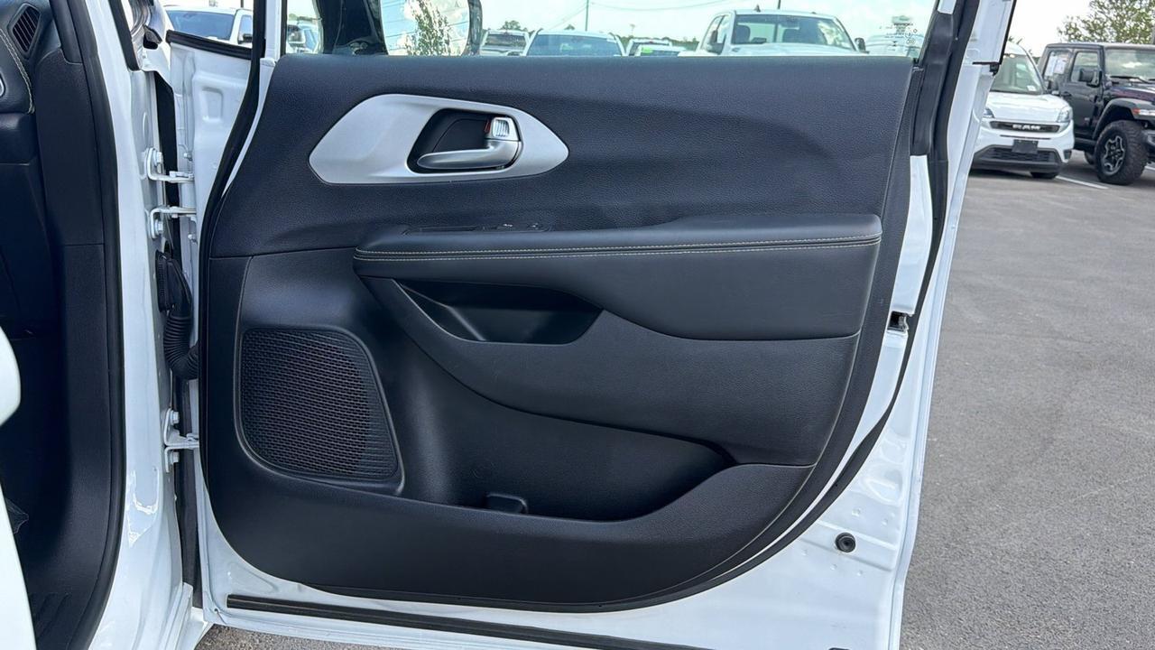 2024 Chrysler Pacifica Hybrid S Appearance Pkg New Braunfels TX