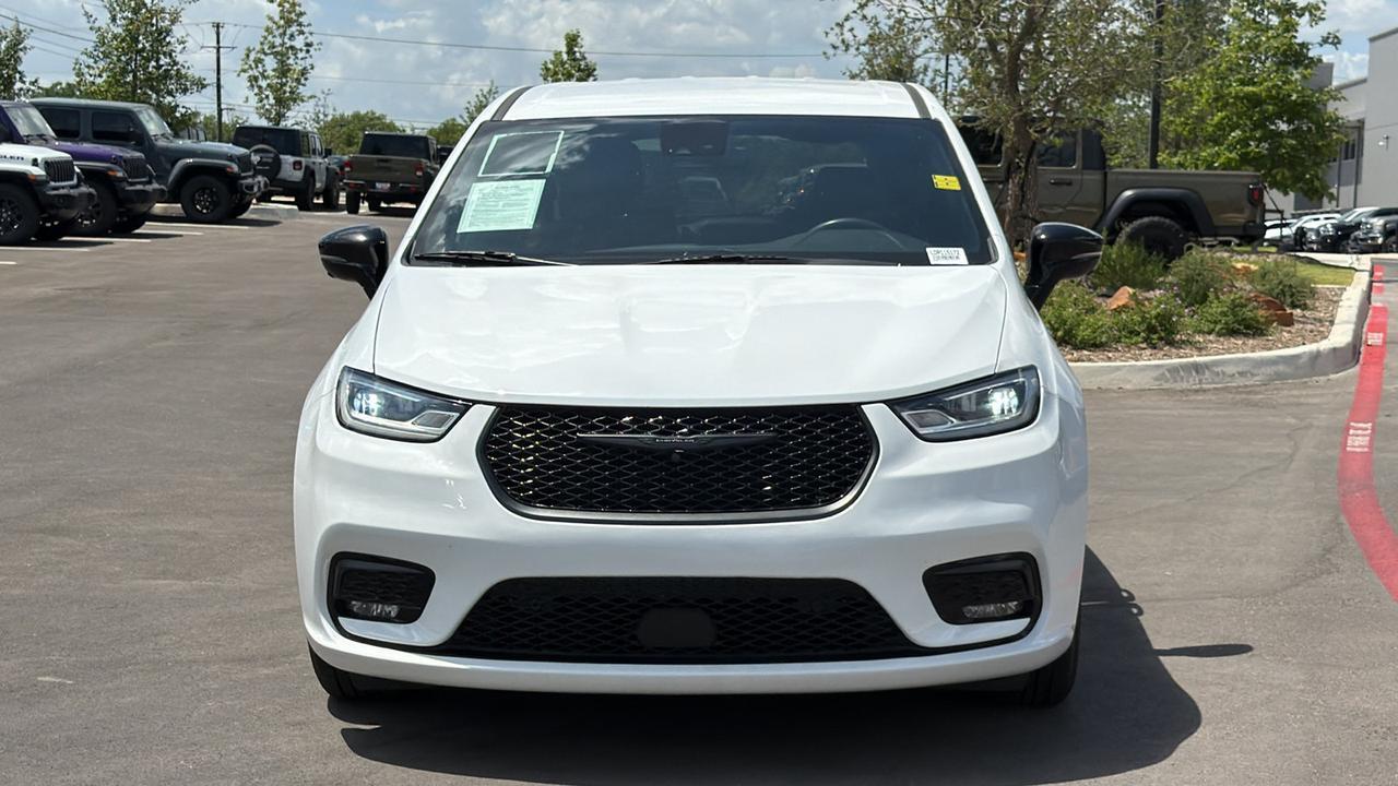 2024 Chrysler Pacifica Hybrid S Appearance Pkg