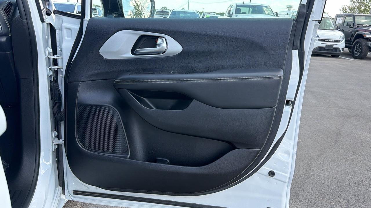2024 Chrysler Pacifica Hybrid S Appearance Pkg New Braunfels TX