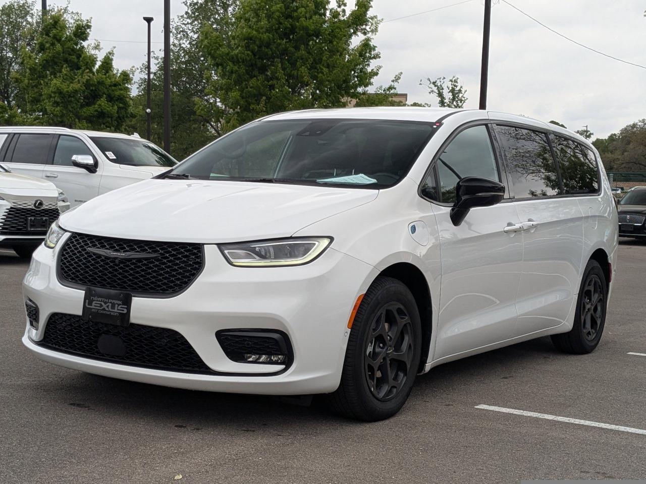 2024 Chrysler Pacifica Hybrid S Appearance Pkg
