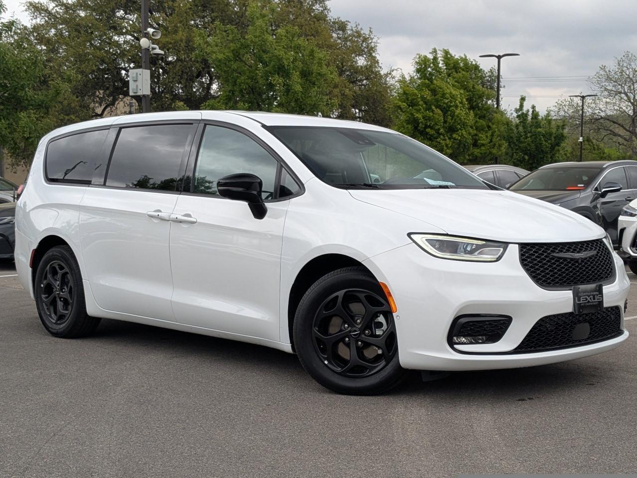 2024 Chrysler Pacifica Hybrid S Appearance Pkg