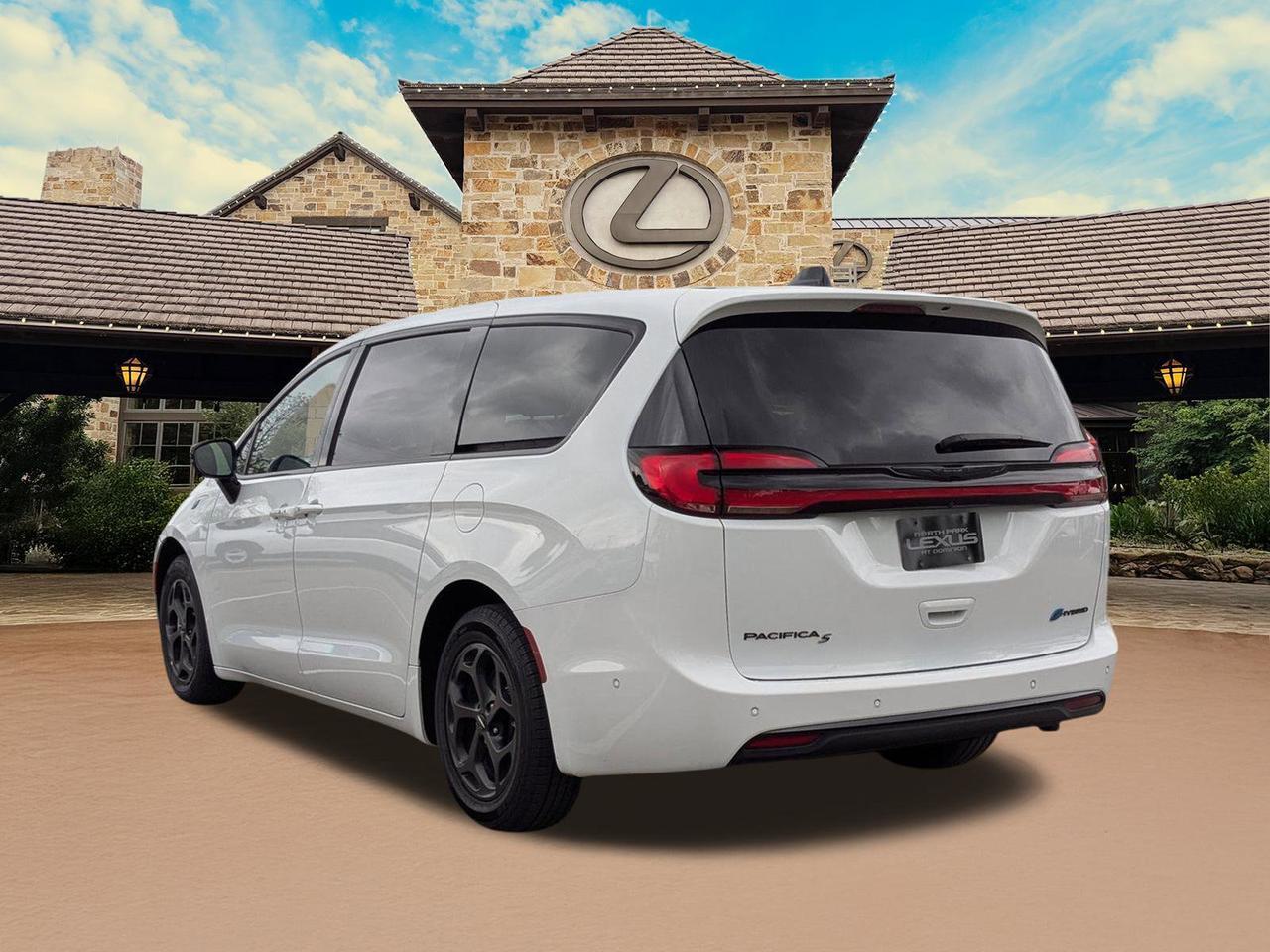 2024 Chrysler Pacifica Hybrid S Appearance Pkg