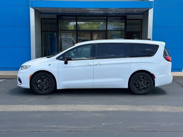 2024 Chrysler Pacifica Hybrid S Appearance Pkg