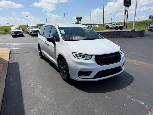 2024 Chrysler Pacifica Hybrid S Appearance Pkg Farmington MO