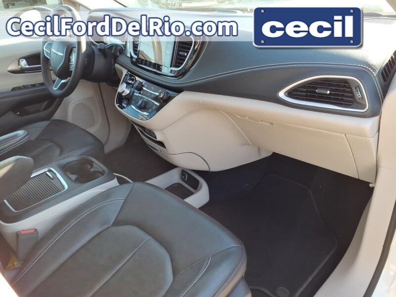 2024 Chrysler Pacifica Hybrid Select Del Rio TX