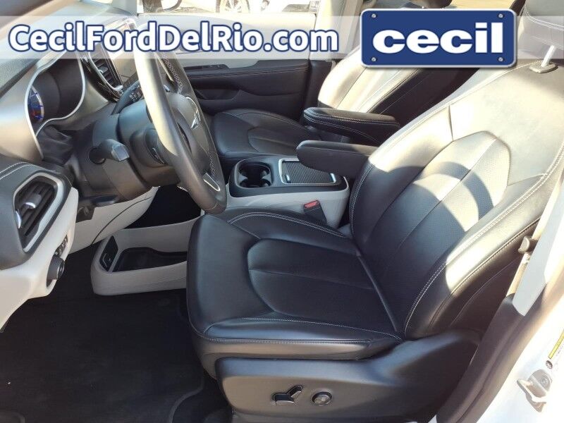 2024 Chrysler Pacifica Hybrid Select Del Rio TX