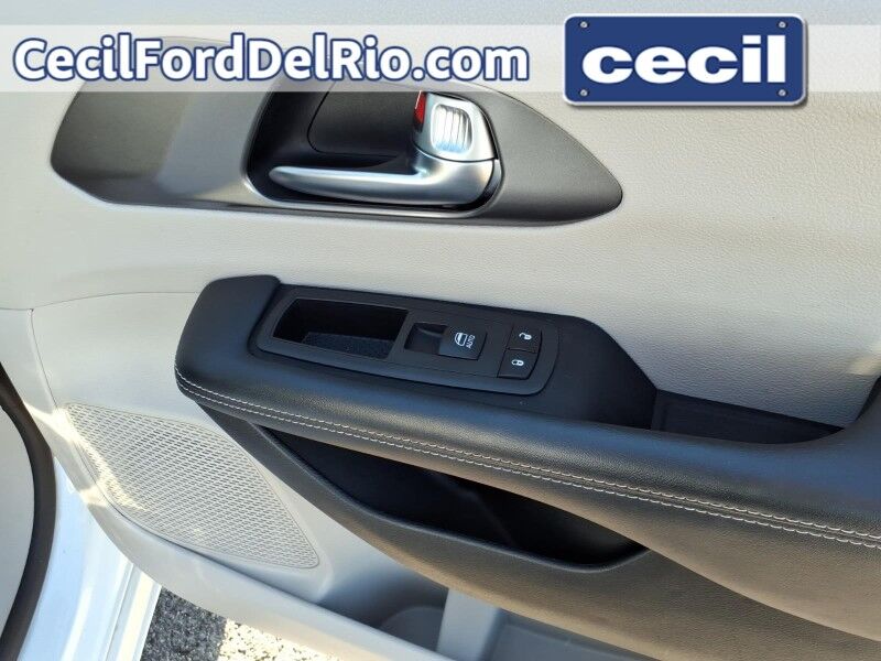 2024 Chrysler Pacifica Hybrid Select Del Rio TX