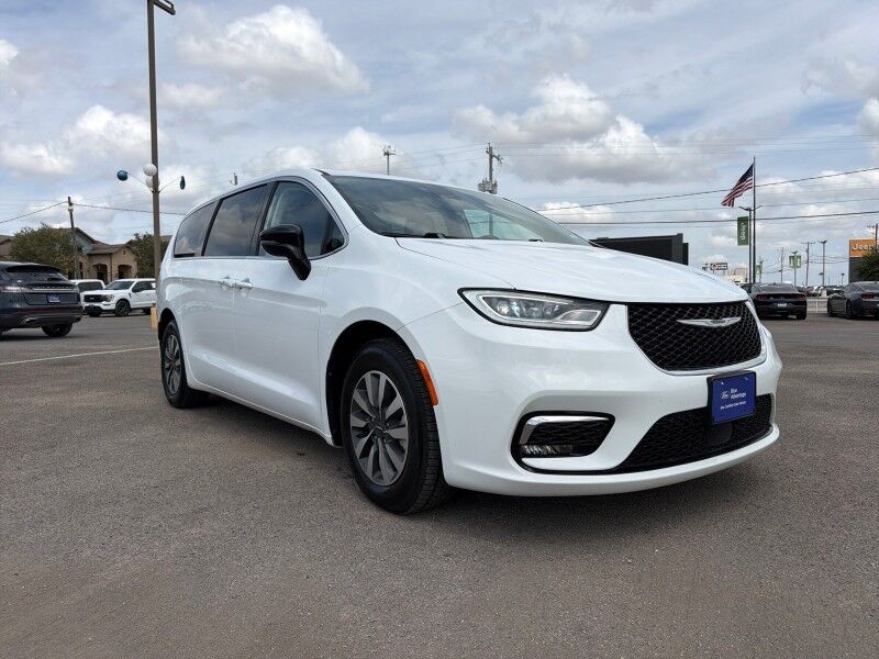 2024 Chrysler Pacifica Hybrid Select