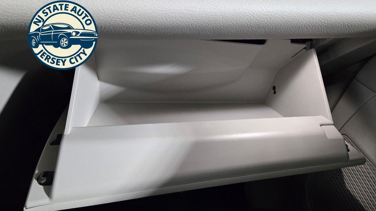 2024 Chrysler Pacifica Hybrid Select Jersey City NJ