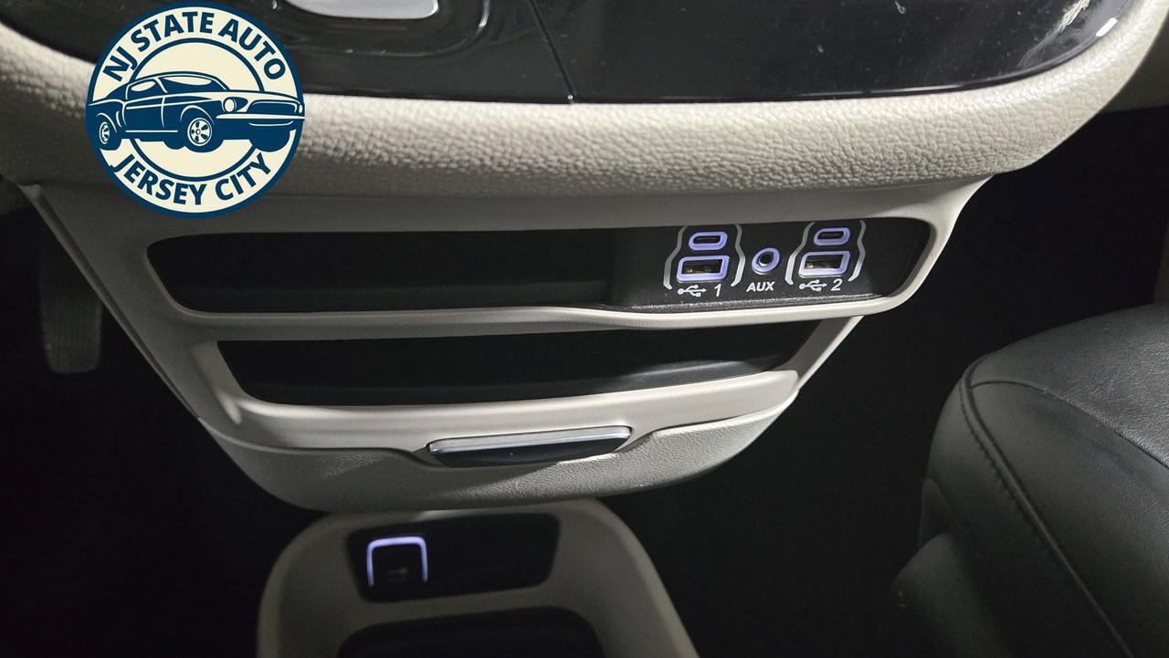 2024 Chrysler Pacifica Hybrid Select Jersey City NJ