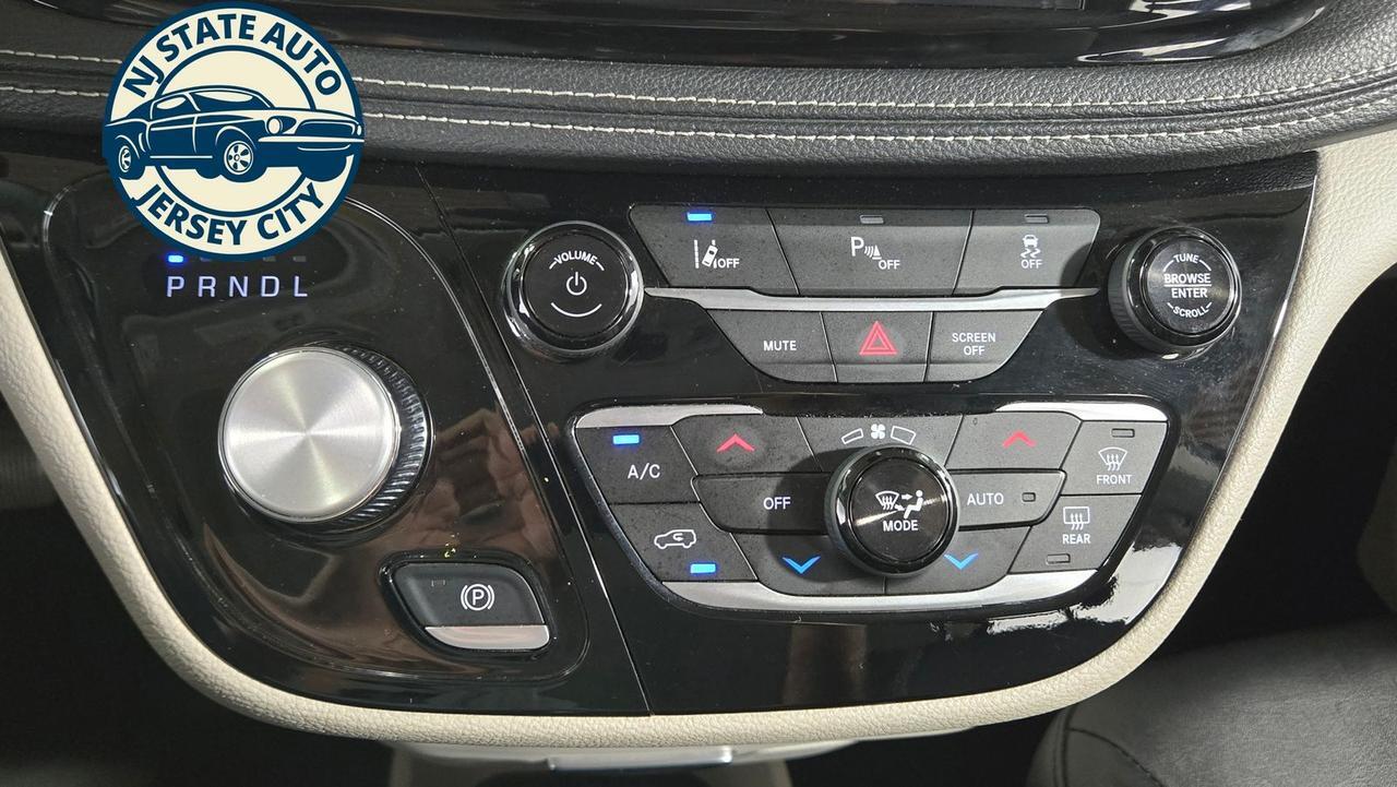 2024 Chrysler Pacifica Hybrid Select Jersey City NJ