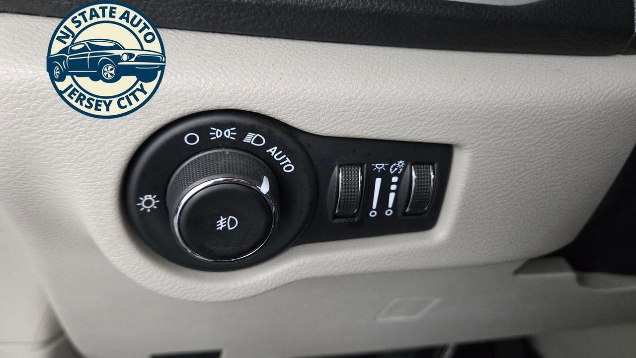 2024 Chrysler Pacifica Hybrid Select Jersey City NJ