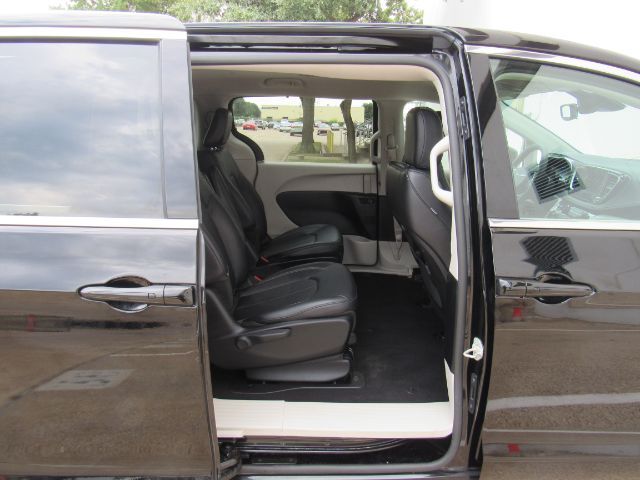 2024 Chrysler Pacifica Hybrid Select Plano TX