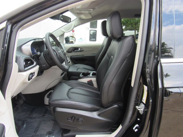 2024 Chrysler Pacifica Hybrid Select Plano TX