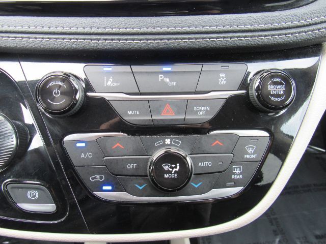 2024 Chrysler Pacifica Hybrid Select Plano TX