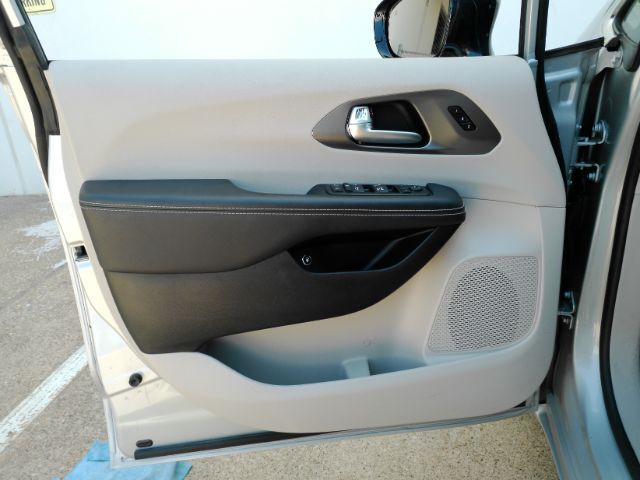 2024 Chrysler Pacifica Hybrid Select Plano TX