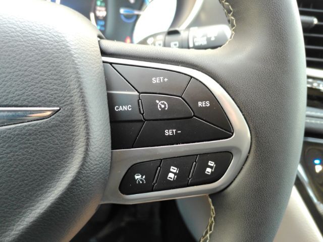 2024 Chrysler Pacifica Hybrid Select Plano TX