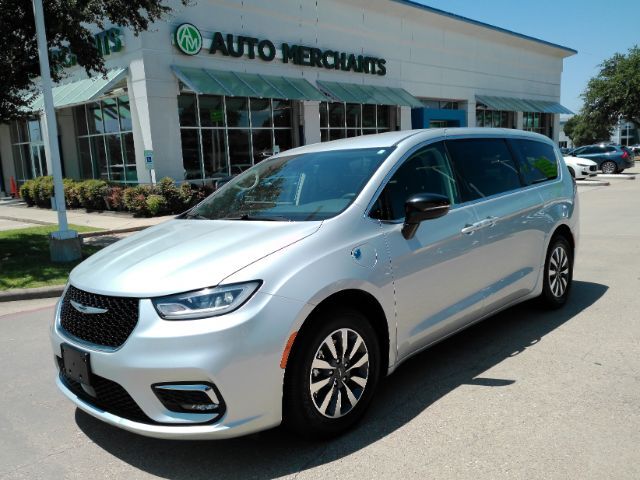 2024 Chrysler Pacifica Hybrid Select