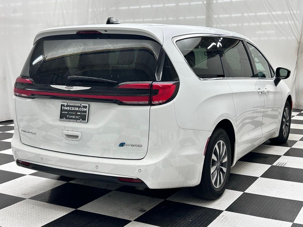 2024 Chrysler Pacifica Hybrid Select Portland OR