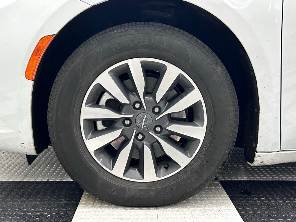 2024 Chrysler Pacifica Hybrid Select Portland OR