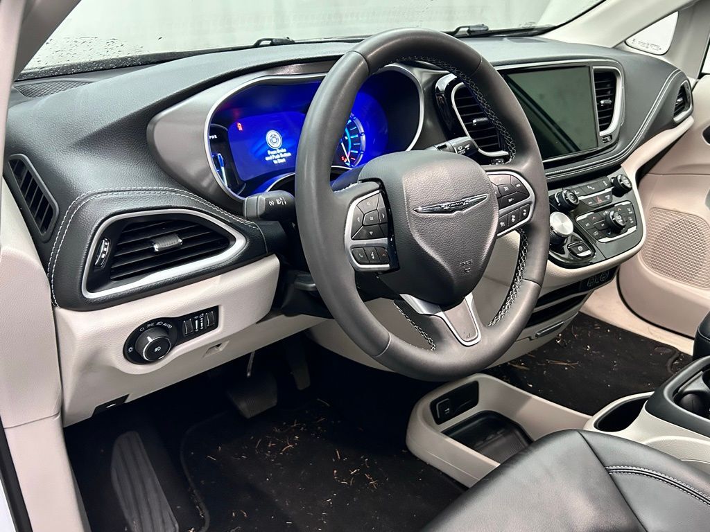 2024 Chrysler Pacifica Hybrid Select Portland OR