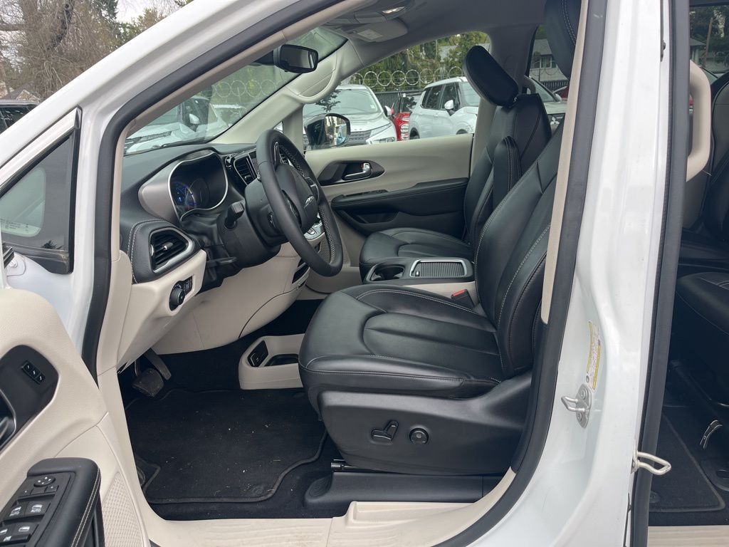 2024 Chrysler Pacifica Hybrid Select Milwaukie OR