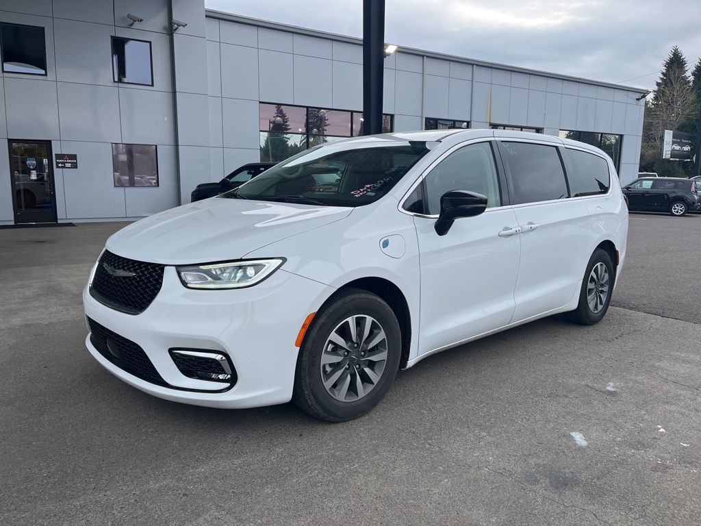 2024 Chrysler Pacifica Hybrid Select Milwaukie OR