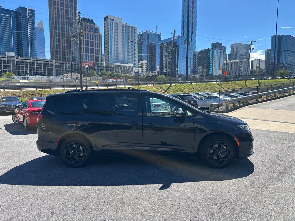 2024 Chrysler Pacifica Hybrid Select Premium S Appearance