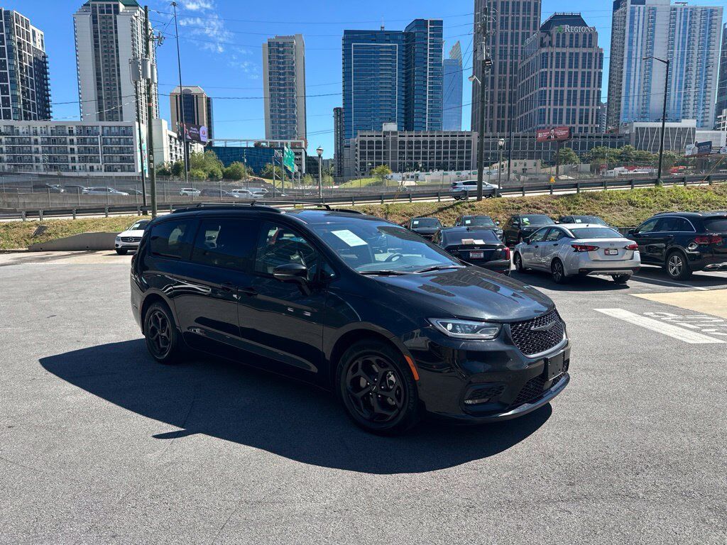 2024 Chrysler Pacifica Hybrid Select Premium S Appearance
