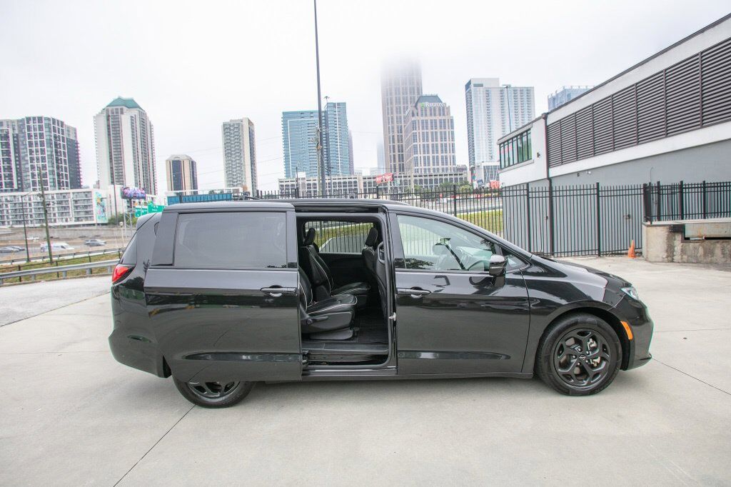 2024 Chrysler Pacifica Hybrid Select Premium S Appearance