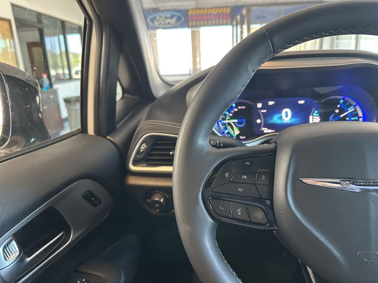 2024 Chrysler Pacifica Hybrid Select S Appearance Richmond VA