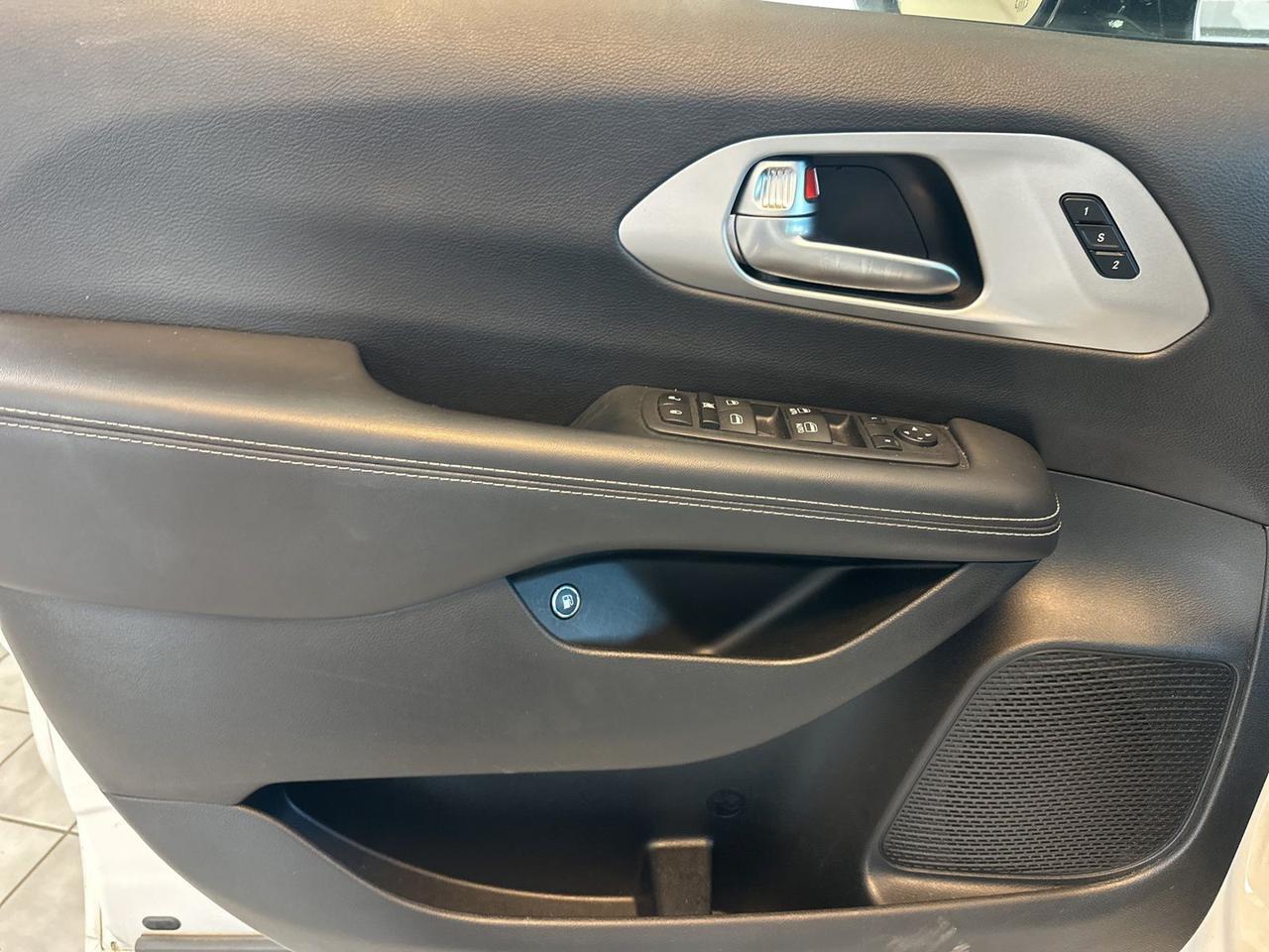 2024 Chrysler Pacifica Hybrid Select S Appearance Richmond VA