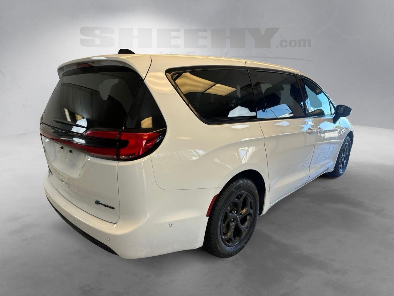 2024 Chrysler Pacifica Hybrid Select S Appearance Springfield VA