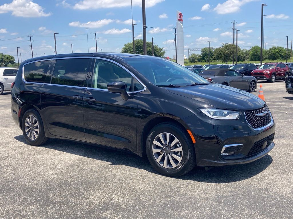 2024 Chrysler Pacifica Hybrid Select