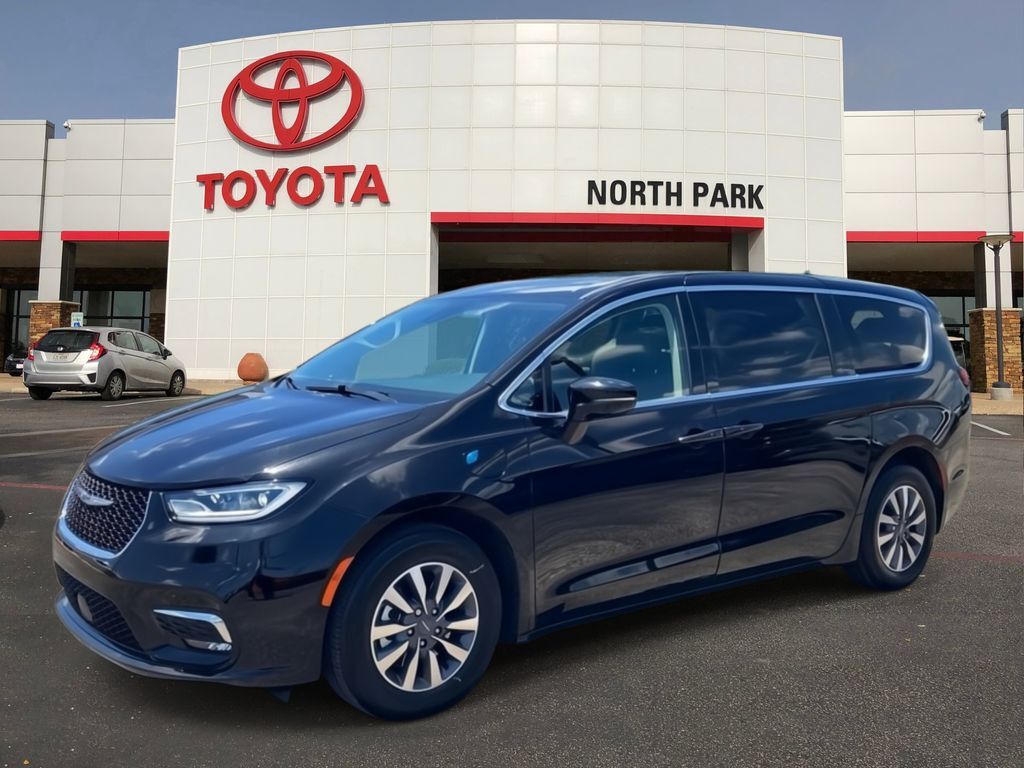 2024 Chrysler Pacifica Hybrid Select