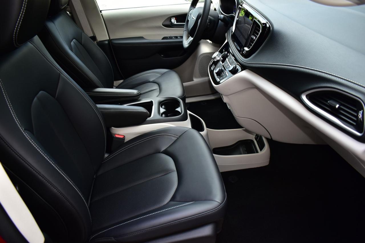 2024 Chrysler Pacifica Hybrid Select Tampa FL