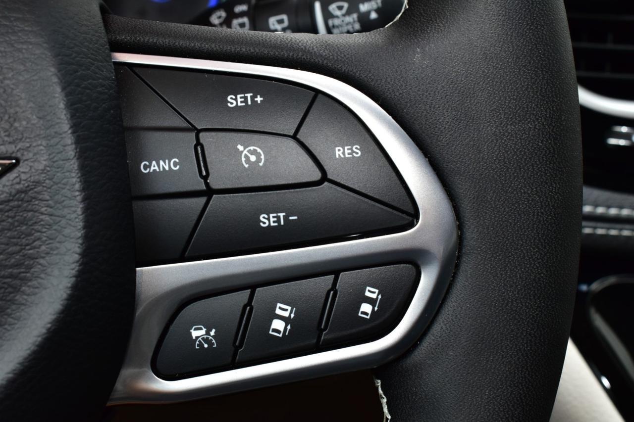 2024 Chrysler Pacifica Hybrid Select Tampa FL
