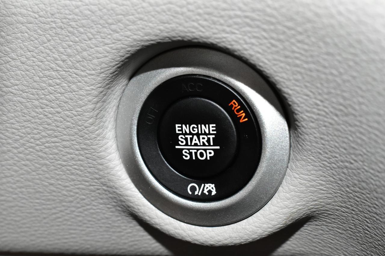 2024 Chrysler Pacifica Hybrid Select Tampa FL