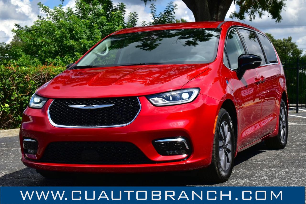 2024 Chrysler Pacifica Hybrid Select